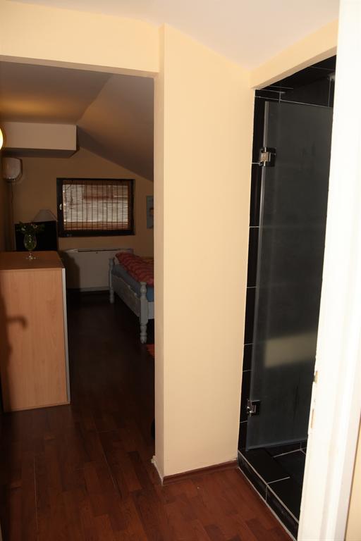 Hostel Bed N Beer Belgrade Exterior photo
